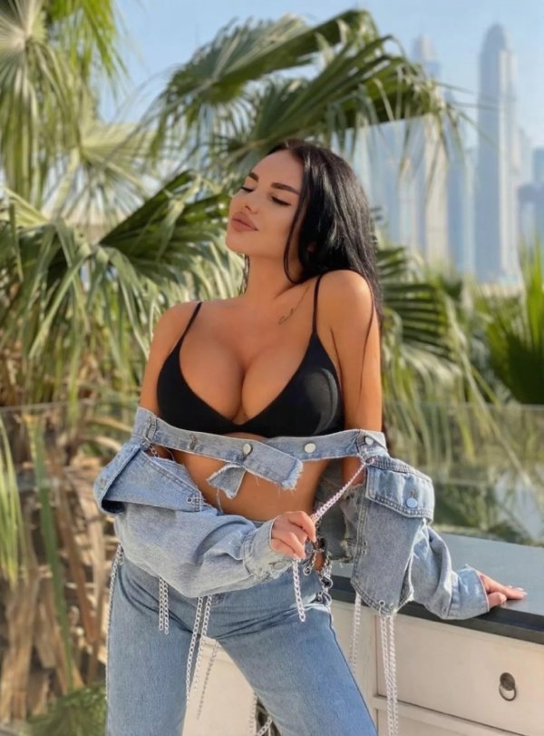 c98afce5-99d0-4a66-b351-2c20ca7e6936.jpg